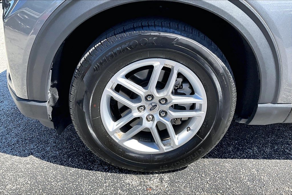 Used 2025 Ford Explorer Active RWD image 10