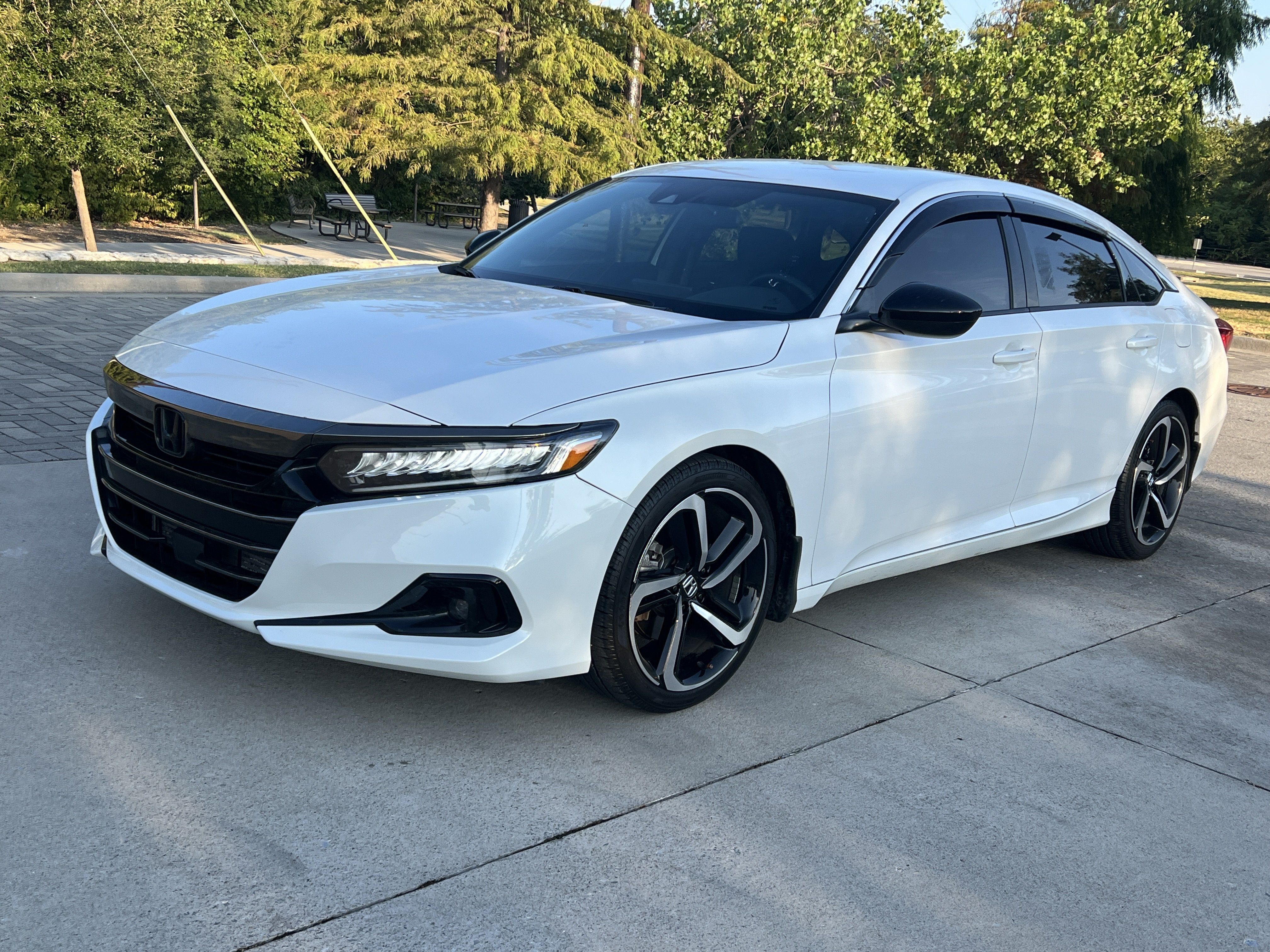 Used 2022 Honda Accord Sport image 4