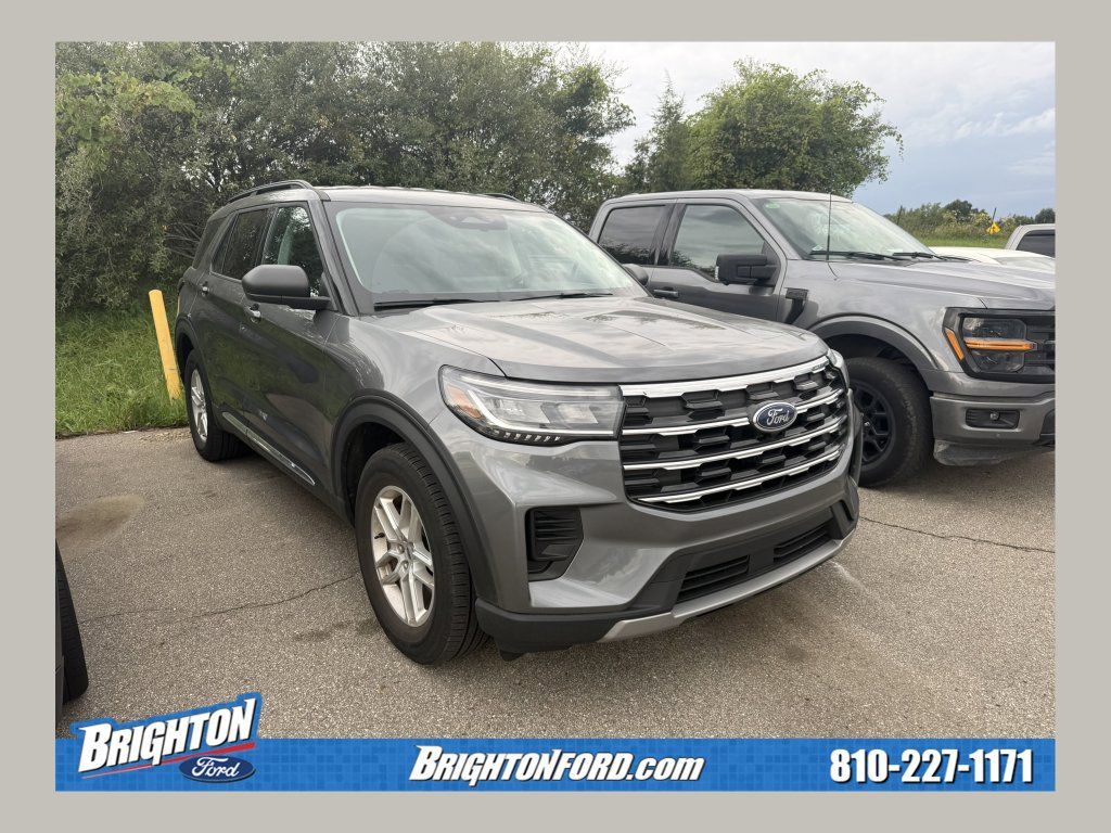 Certified 2025 Ford Explorer Active AWD/4WD image 1