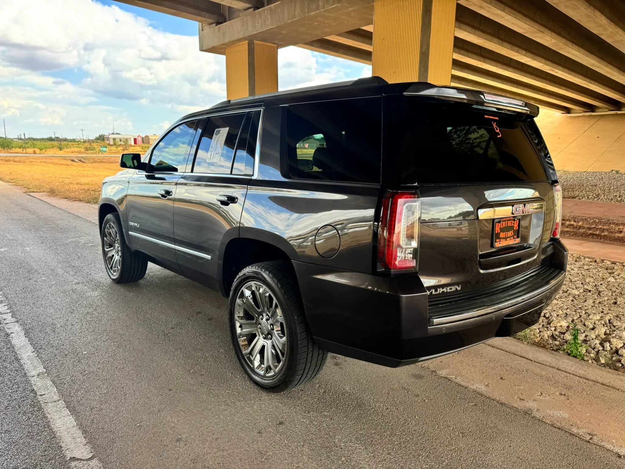 Used 2016 GMC Yukon Denali w/ Open Road Package AWD/4WD image 5