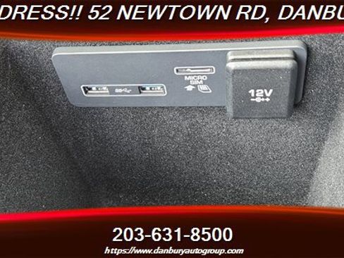 Used 2019 Land Rover Range Rover Velar S image 17