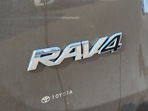 Used 2014 Toyota RAV4 LE AWD/4WD image 10