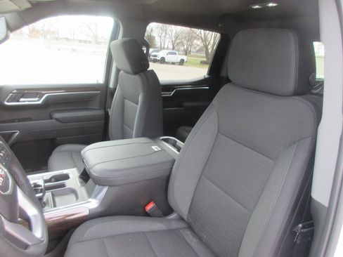 New 2026 GMC Sierra 1500 Elevation image 14