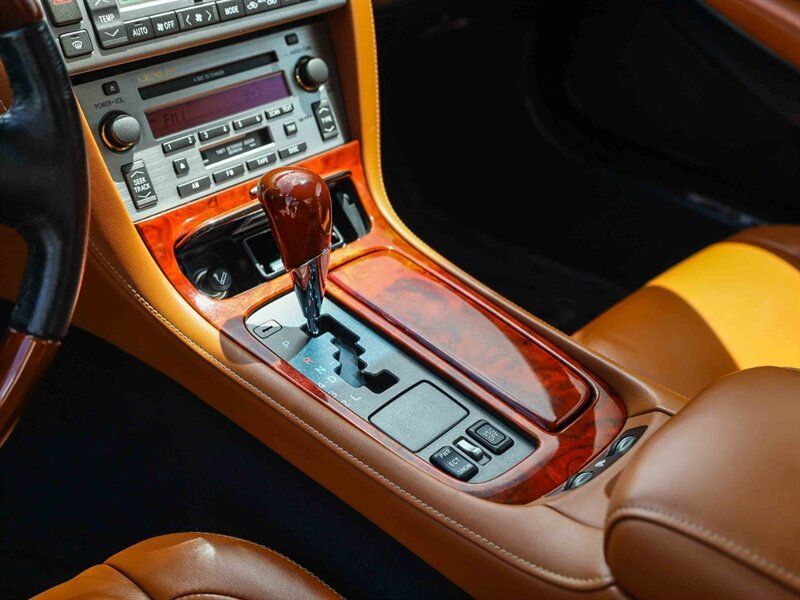 Used 2005 Lexus SC 430 Convertible w/ Preferred Accessory Pkg RWD image 27