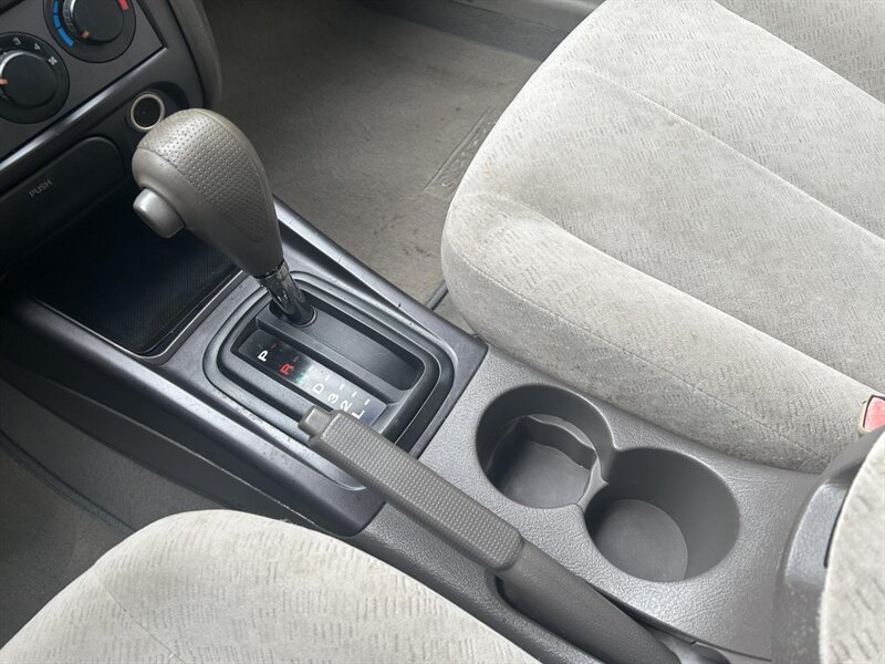 Used 2005 Hyundai Elantra GLS FWD image 13