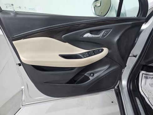 Used 2019 Buick Envision Preferred FWD image 11