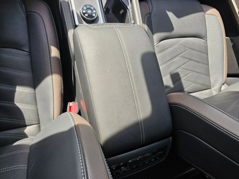 Used 2025 Nissan Kicks SV AWD/4WD image 58