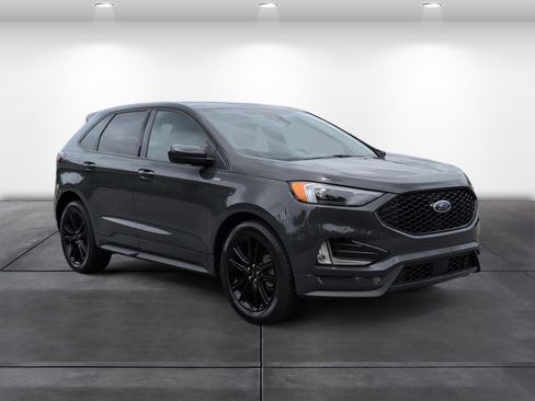 Used 2021 Ford Edge ST-Line w/ Class II Trailer Tow Package AWD/4WD image 2