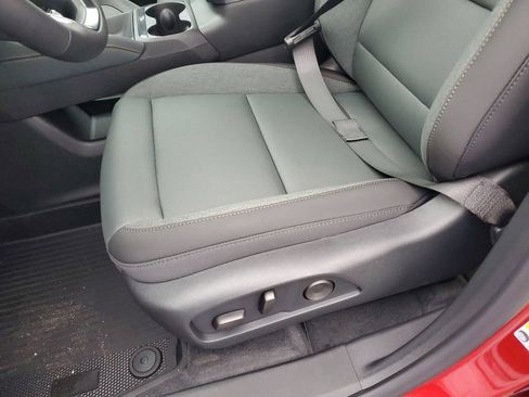 New 2026 GMC Terrain AT4 w/ LPO, Black Badging Package AWD/4WD image 22