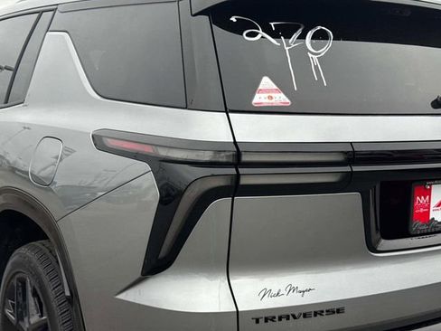 New 2026 Chevrolet Traverse RS w/ LPO, Floor Liner Package FWD image 10