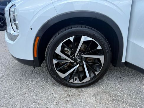 Used 2022 Mitsubishi Outlander ES FWD image 20