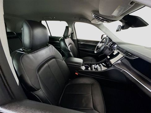 Used 2022 Jeep Grand Cherokee Limited w/ Luxury Tech Group II image 22