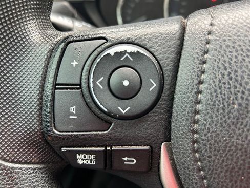Used 2016 Toyota Corolla LE FWD image 16