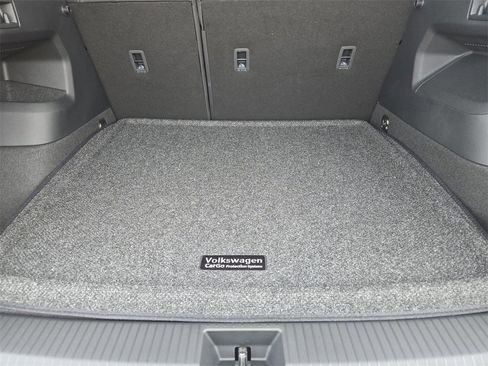 New 2026 Volkswagen Tiguan SE image 24