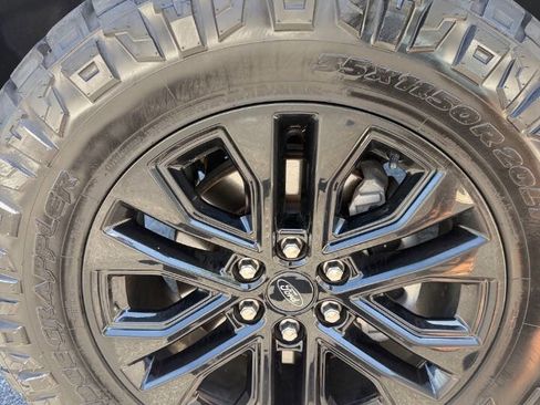 Used 2024 Ford F150 Lariat AWD/4WD image 38