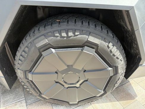 Used 2024 Tesla Cybertruck Cyberbeast AWD/4WD image 34