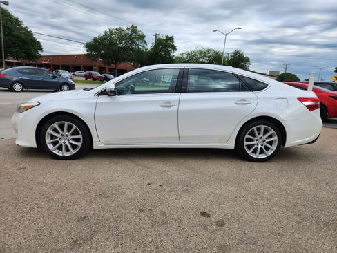 Used 2015 Toyota Avalon Limited FWD image 2