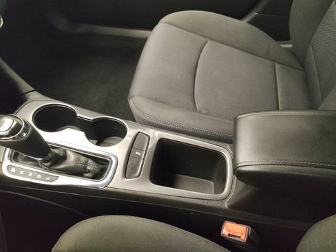 Used 2018 Chevrolet Cruze LT FWD image 26