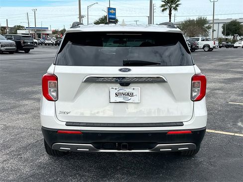 Used 2021 Ford Explorer XLT w/ Equipment Group 202A image 6
