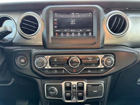 Used 2021 Jeep Wrangler Unlimited Sahara AWD/4WD image 22