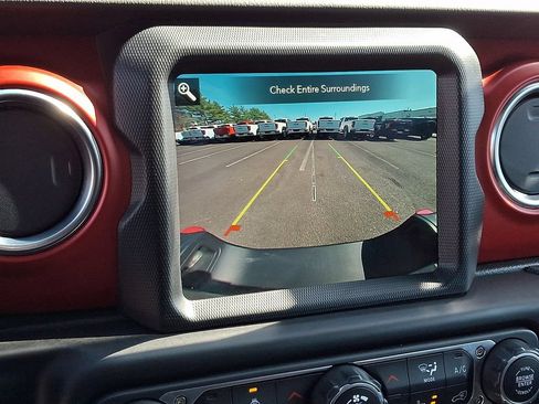 Used 2022 Jeep Gladiator Rubicon w/ LED Lighting Group AWD/4WD image 18
