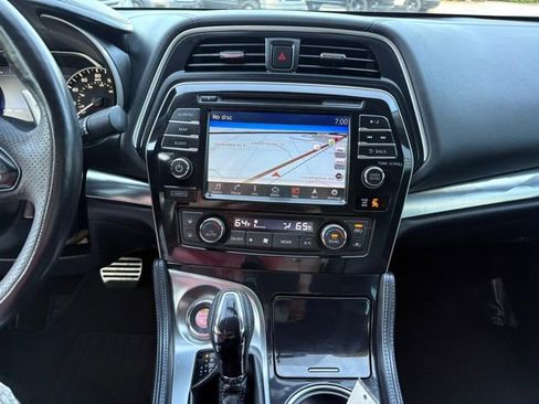 Used 2016 Nissan Maxima SR image 19