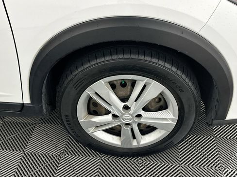 Used 2021 Nissan Kicks S FWD image 11