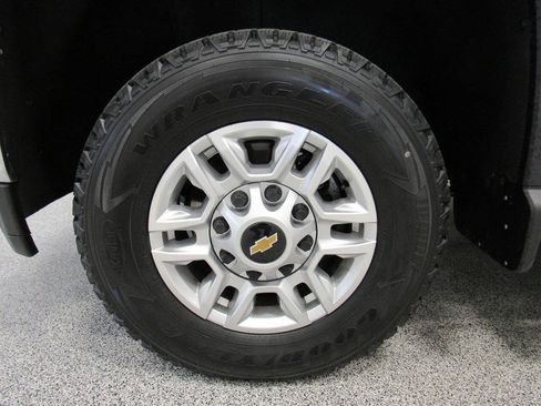 Used 2021 Chevrolet Silverado 2500 LT w/ Convenience Package AWD/4WD image 6