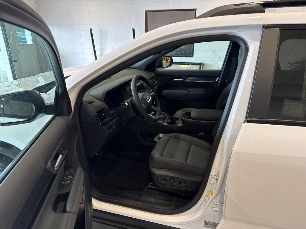 New 2027 GMC Terrain AT4 w/ Convenience Package III AWD/4WD image 24