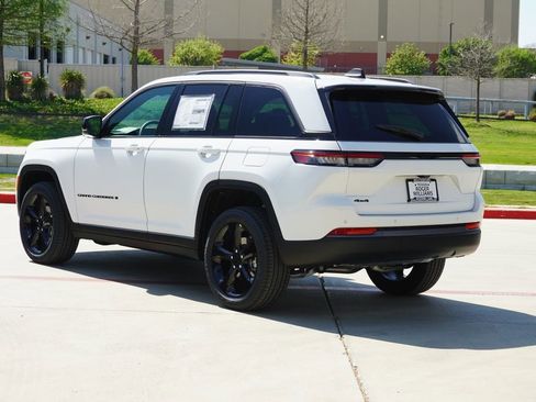 New 2026 Jeep Grand Cherokee Limited AWD/4WD image 3