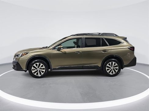Used 2021 Subaru Outback Premium image 8