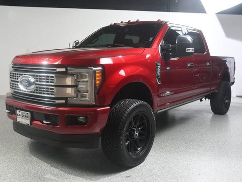 Used 2018 Ford F250 Platinum w/ Platinum Ultimate Package AWD/4WD image 2