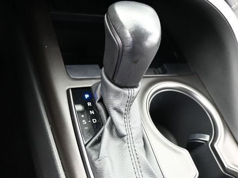 Used 2022 Toyota Camry SE FWD image 25