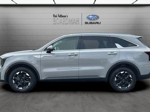 Used 2025 Kia Sorento S AWD/4WD image 9