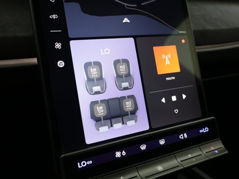 Used 2023 Fisker Ocean Sport FWD image 32