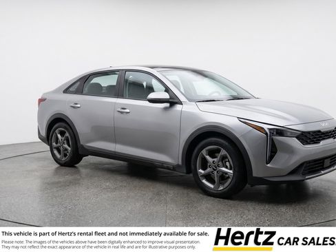 Used 2025 Kia K4 LXS image 1