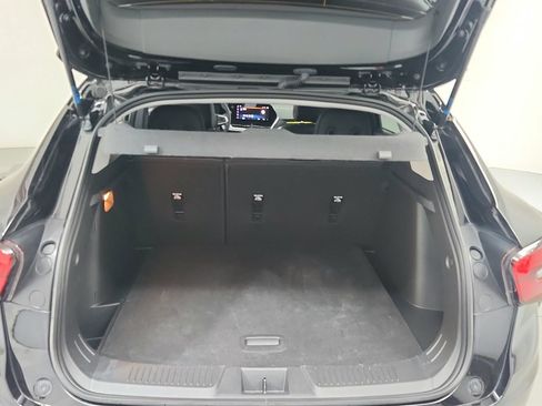 Used 2024 Chevrolet Trax LT w/ Sunroof Package FWD image 26