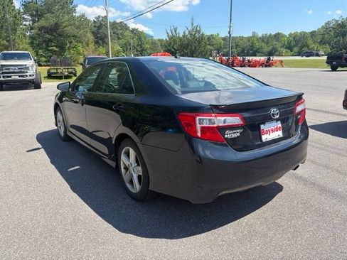 Used 2012 Toyota Camry SE w/ Leather Pkg FWD image 14