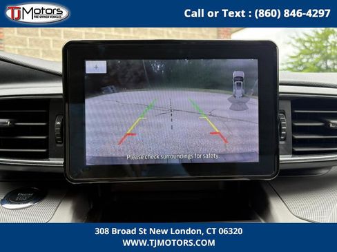 Used 2022 Ford Explorer XLT w/ Equipment Group 202A image 22