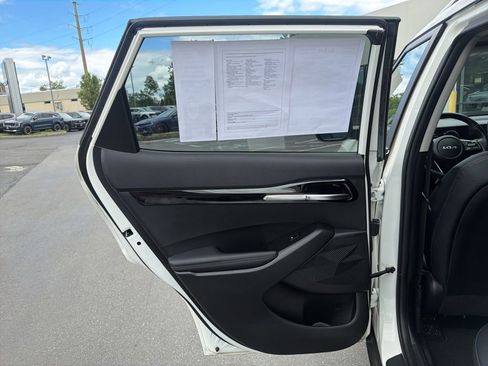 Certified 2024 Kia Seltos S AWD/4WD image 17