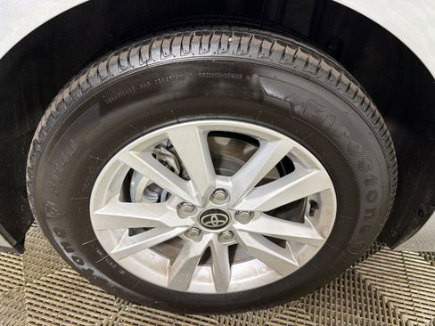 Used 2026 Toyota Camry LE FWD image 17