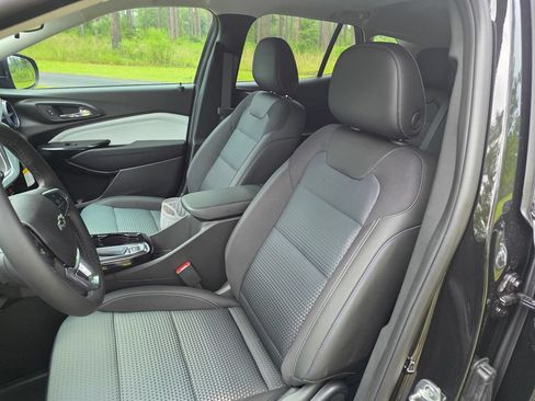 New 2026 Chevrolet Trax LT w/ Sunroof Package FWD image 14