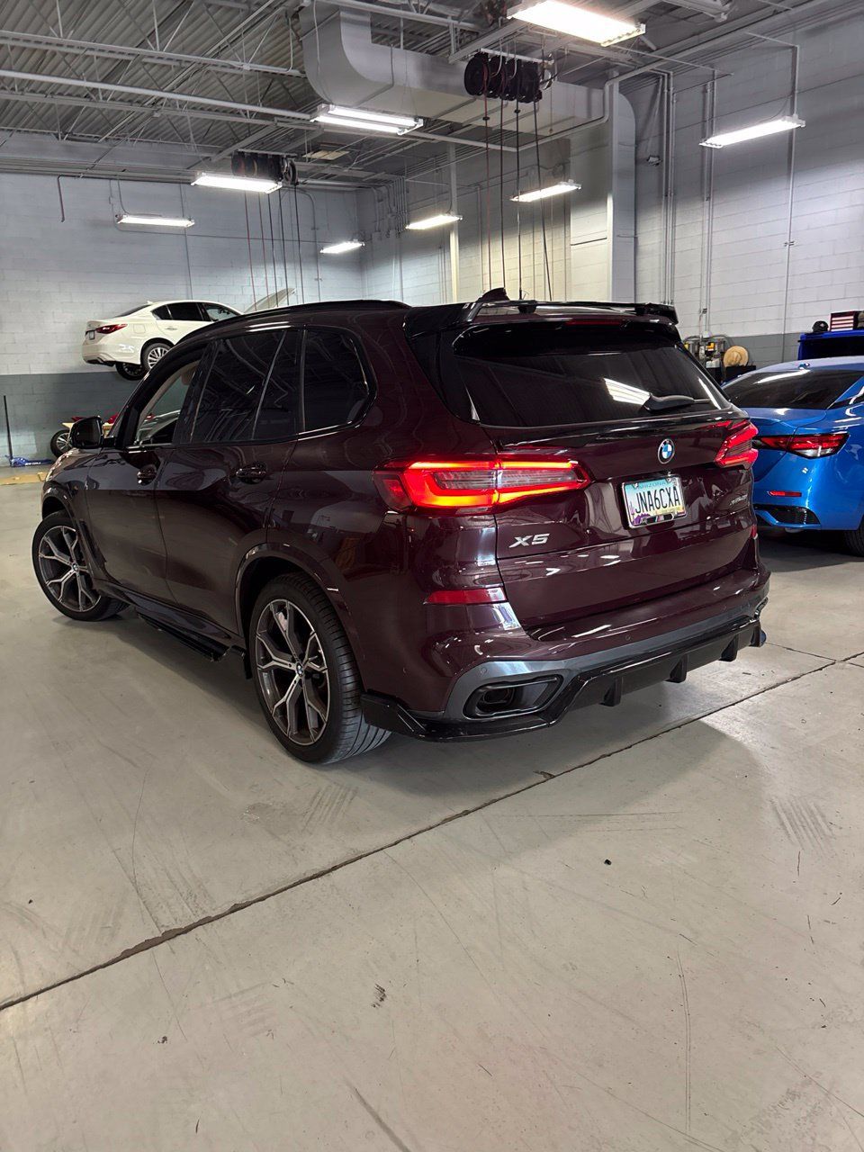 Used 2020 BMW X5 xDrive40i w/ M Sport Package AWD/4WD image 3