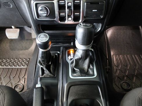 Used 2022 Jeep Wrangler Unlimited Sport w/ Sun And Sound Package AWD/4WD image 31