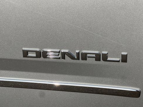 Used 2018 GMC Yukon XL Denali w/ Denali Ultimate Package AWD/4WD image 26