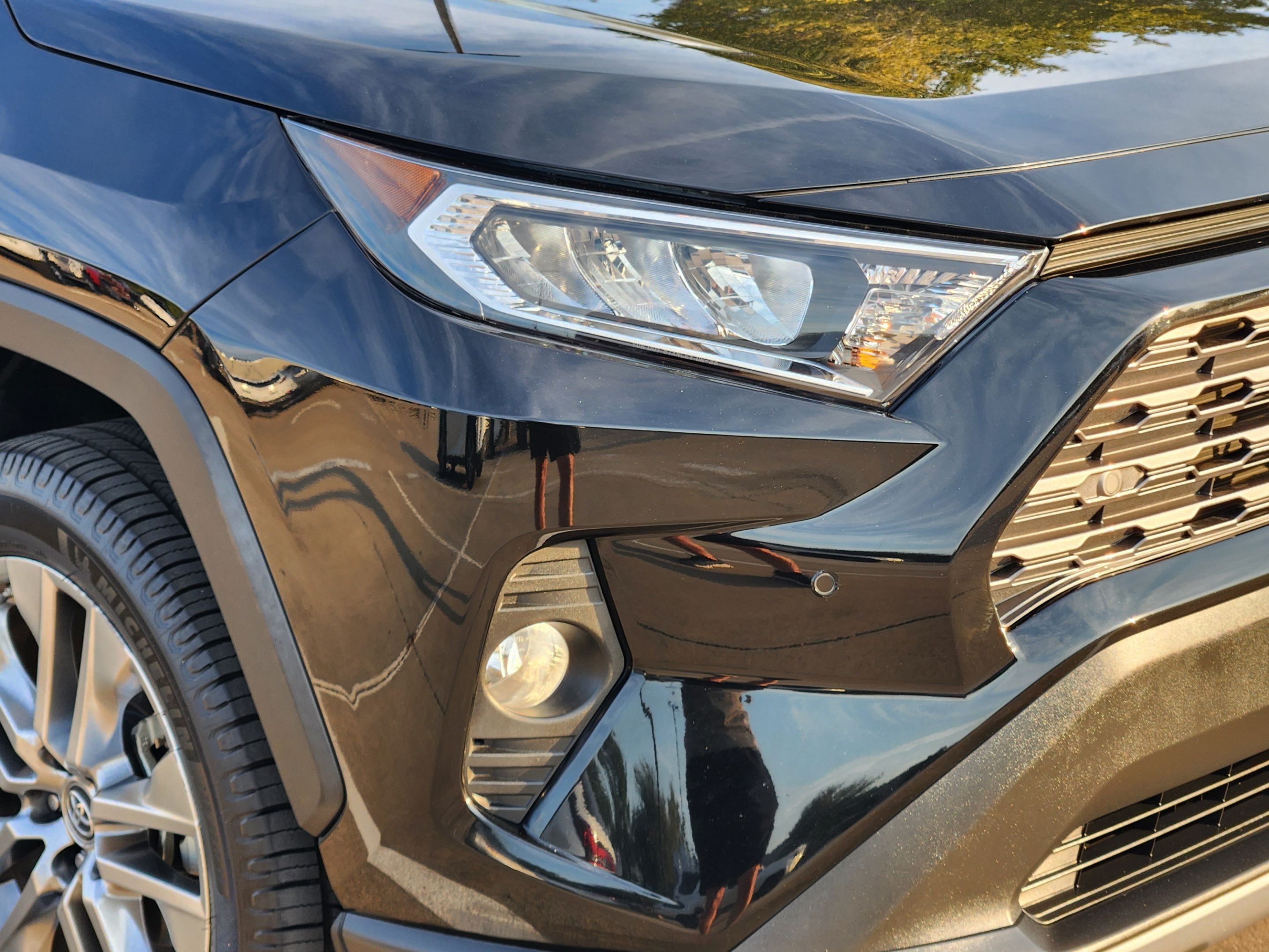 Used 2019 Toyota RAV4 Limited w/ Cold Weather Package FWD image 33