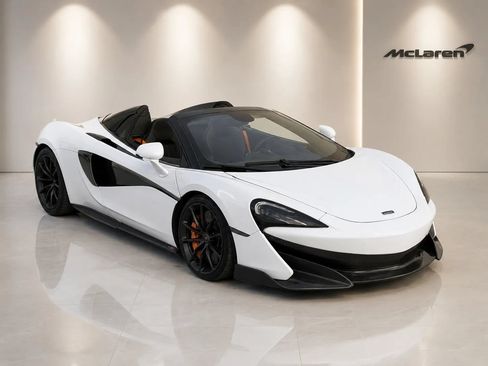 Used 2018 McLaren 570S Spider RWD image 2