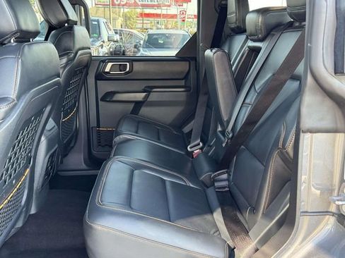 Used 2024 Ford Bronco Badlands image 10