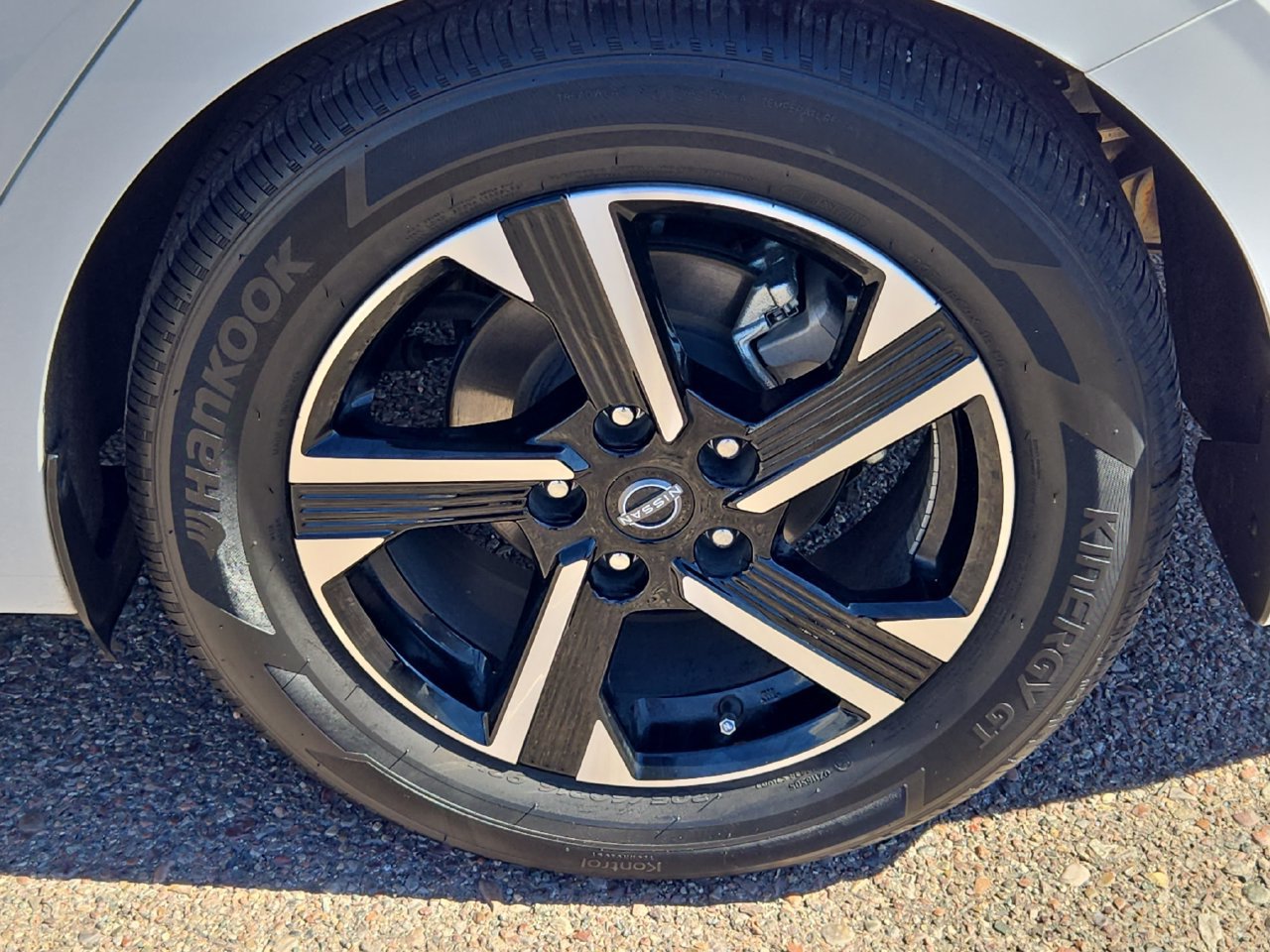 Used 2025 Nissan Sentra SV w/ All-Weather Package FWD image 32