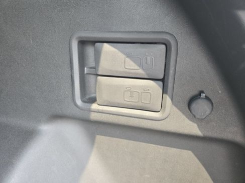 Certified 2018 Chevrolet Equinox LT FWD image 10